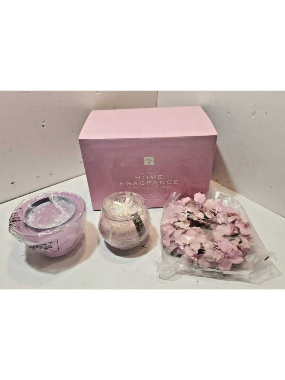 Avon Home Fragrance Collection Candle Jar Lamp Hydrangea and Lilac NIB